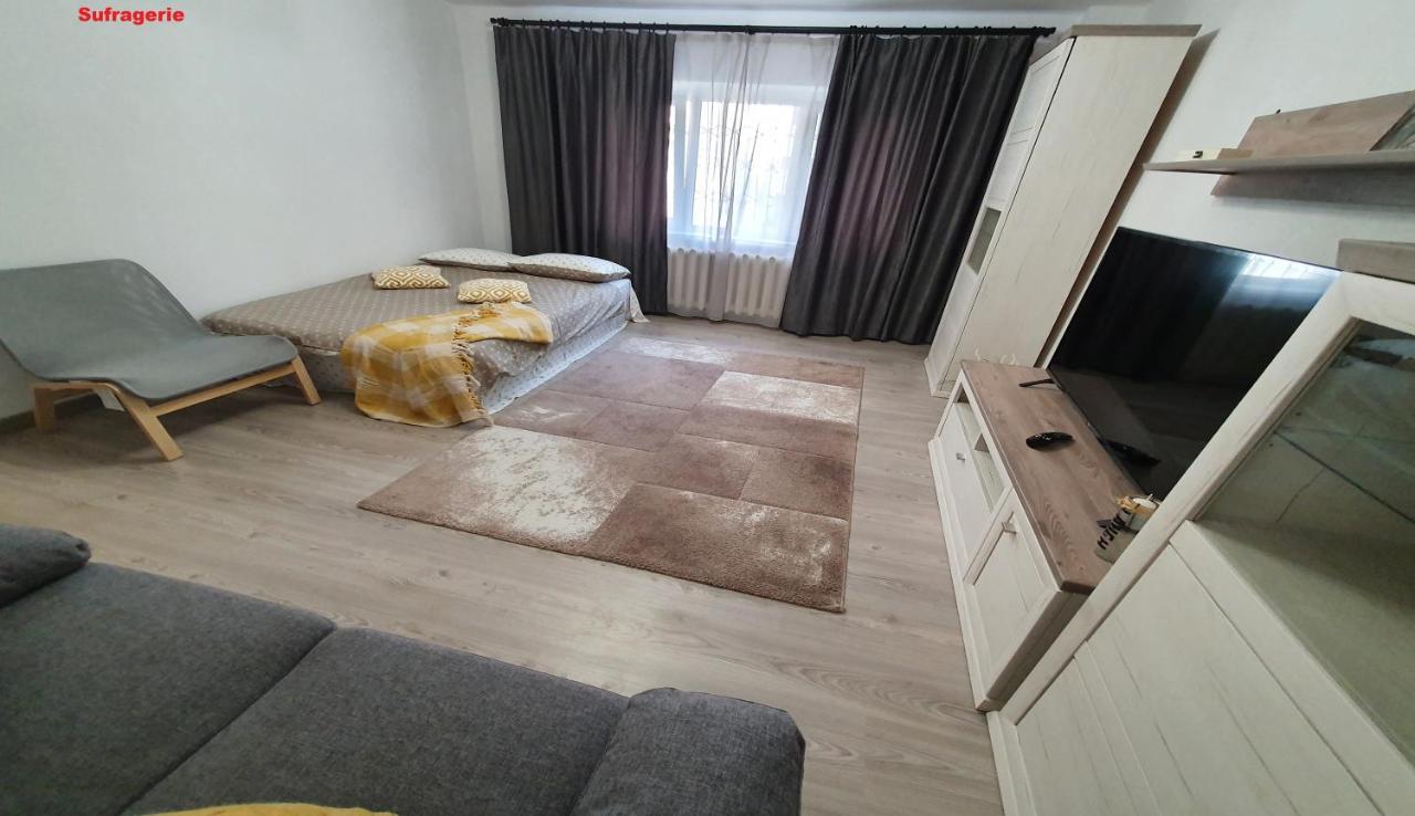 Mia Central Apart, 3 Rooms, 2 Baths, Afi Mall บราชอฟ ภายนอก รูปภาพ