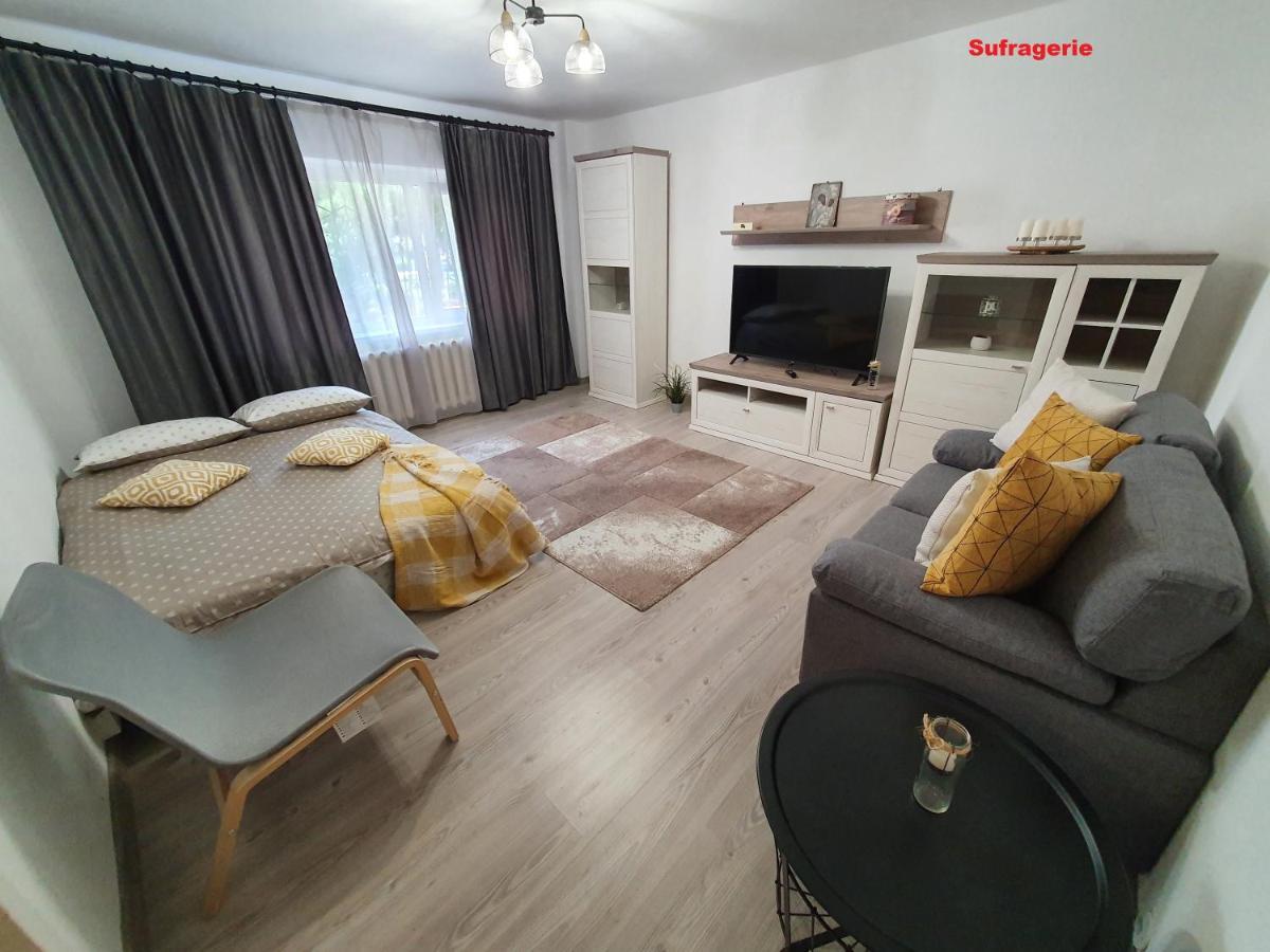 Mia Central Apart, 3 Rooms, 2 Baths, Afi Mall บราชอฟ ภายนอก รูปภาพ